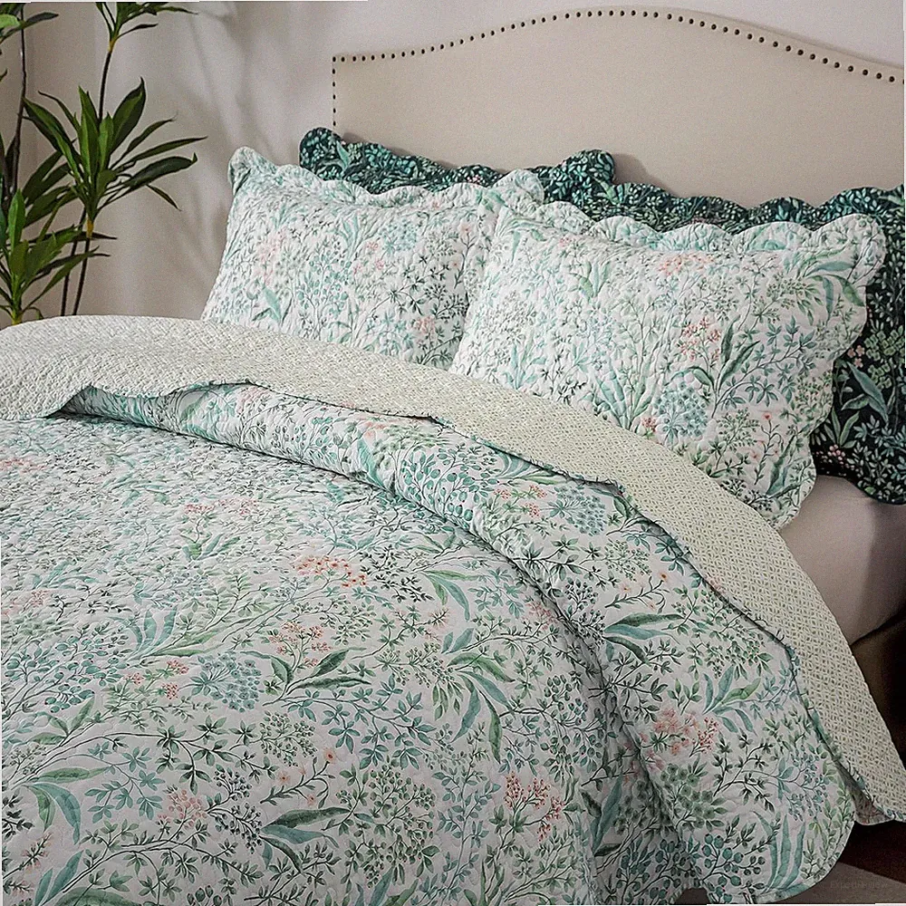 Floral King Size Quilt Set - Lightweight Botanical Bedspread for Spring/Summer
