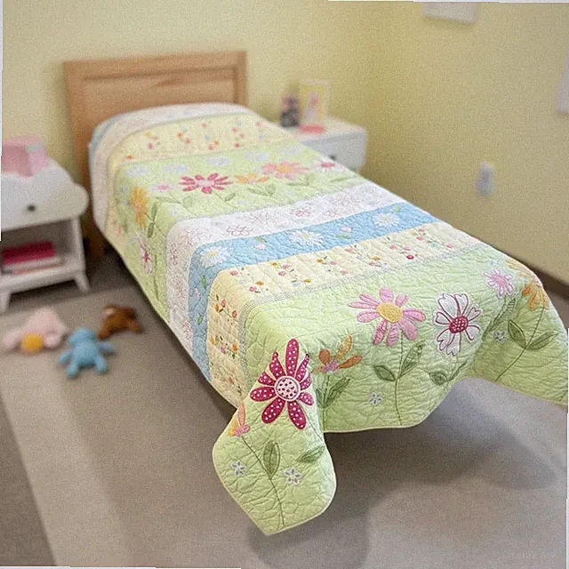 Pottery Barn Kids Floral Quilt Twin Patchwork Spring Cottage Pastel 68x86 Vtg