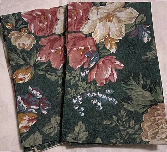 Set Of 2 Springs Pillow Shams Standard Floral Green Pink White Roses