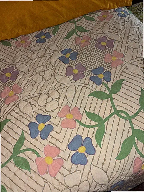 Vintage Cotton King Quilted Bedspread Quilt Floral Flower Spring Cottagecore EUC