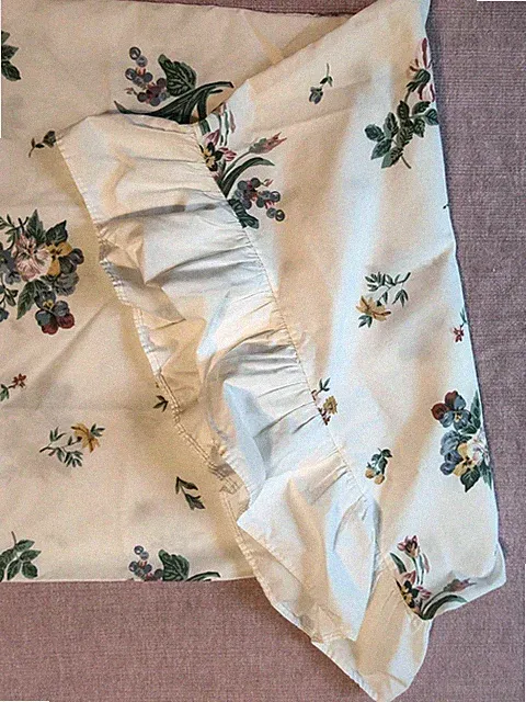 Vtg Springs Standard Size White Floral Pillowcase With Ruffles EUC